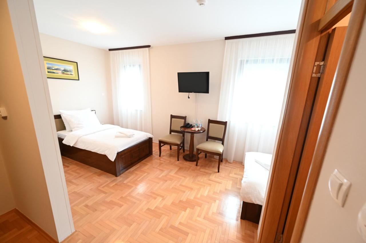 Hotel "Jkc Banja Luka" Екстериор снимка
