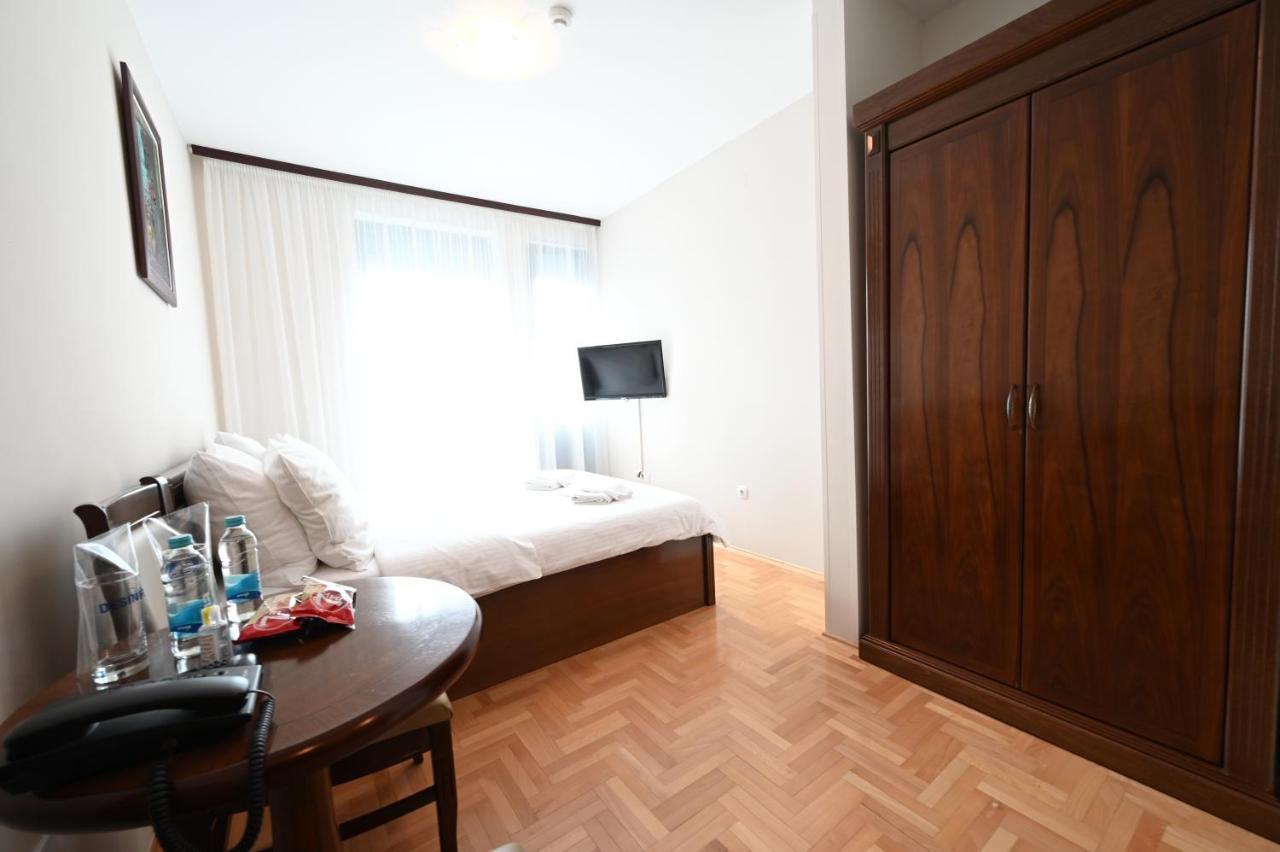 Hotel "Jkc Banja Luka" Екстериор снимка